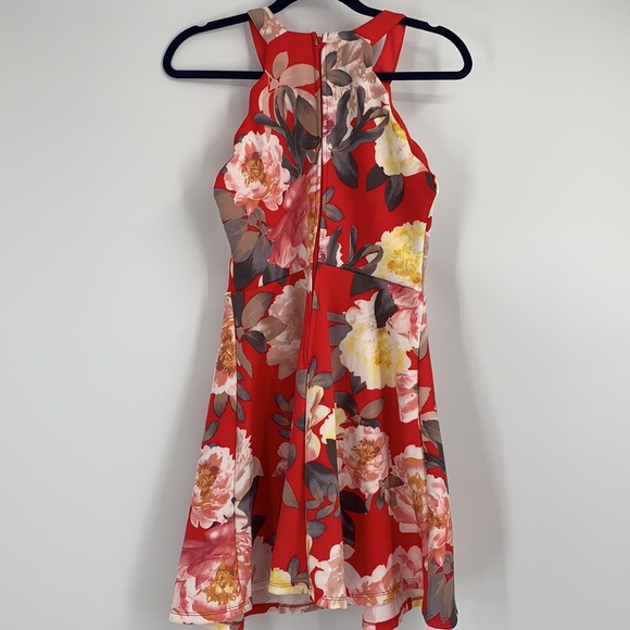 NWT Francesca’s Red Floral Mini Dress - Picture 11 of 11
